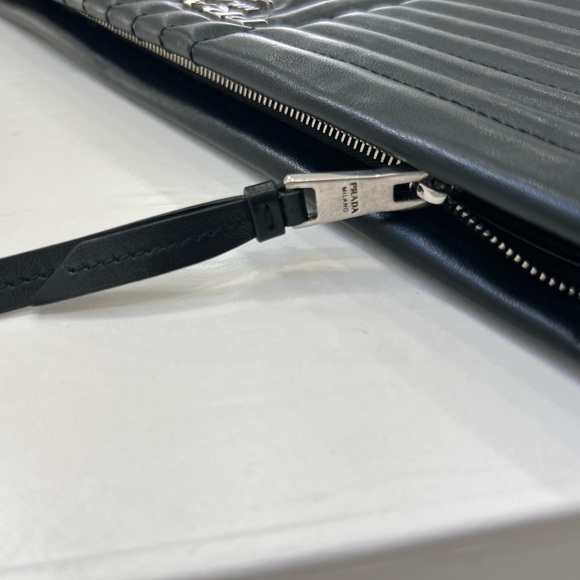 CHEVRON PRADA 2 WAY BAG -LARGE CLUTCH / CROSSBODY - Picture 5 of 16